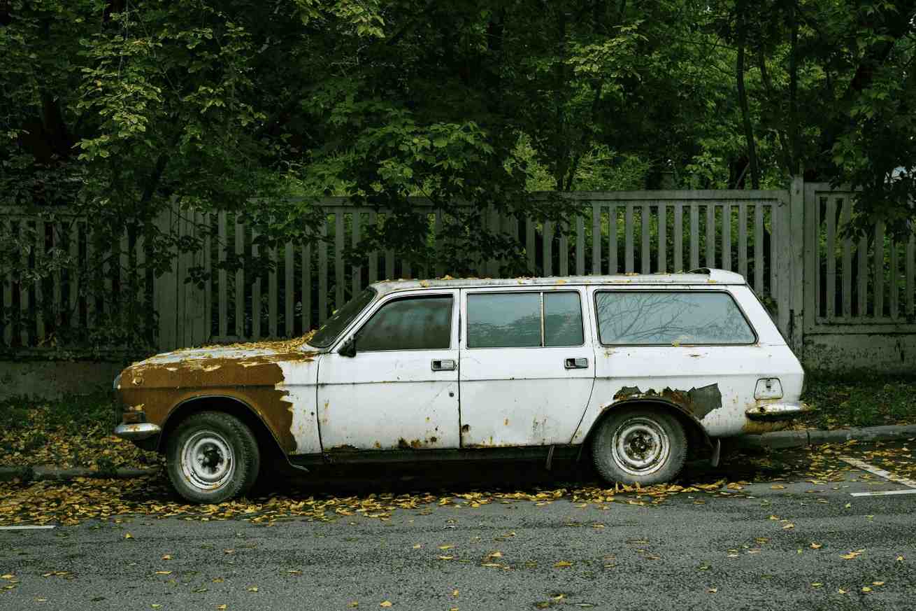 Top Tips for Choosing the Right Unwanted Car Removal Service